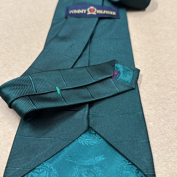 Vintage Tommy Hilfiger green striped tie - Picture 4 of 4